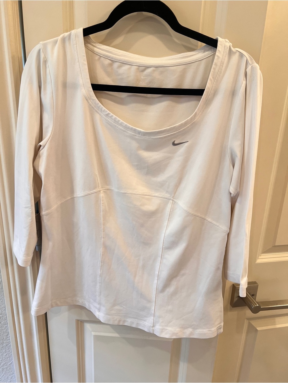 Nike White Scoop Neck 3/4 length Sleeve Top